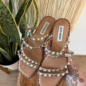 Steve Madden Skyler Pyramid Stud Slip on Slide Sandals with studs and rivets 6